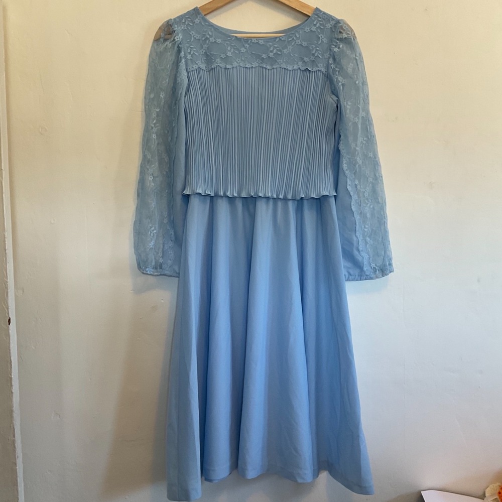 Sears 'Looks' Vtg Baby Blue A-Line Dress Floral Lace Pleated Bodice Cottage M/L